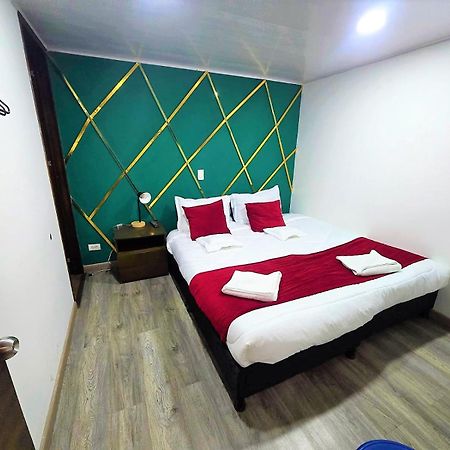 Hotel Kristal Ferial Bogotá Extérieur photo