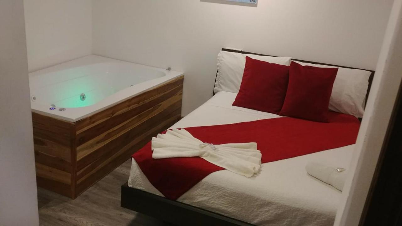 Hotel Kristal Ferial Bogotá Extérieur photo