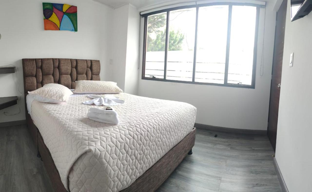 Hotel Kristal Ferial Bogotá Extérieur photo