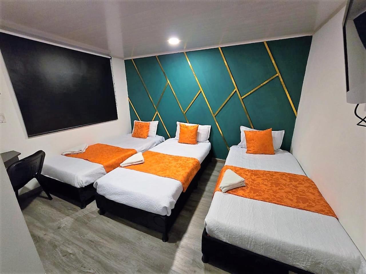 Hotel Kristal Ferial Bogotá Extérieur photo