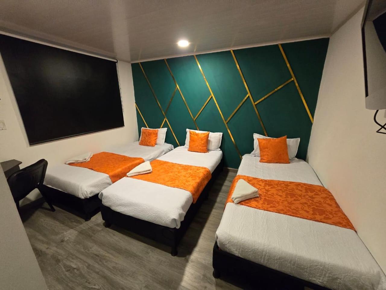 Hotel Kristal Ferial Bogotá Extérieur photo