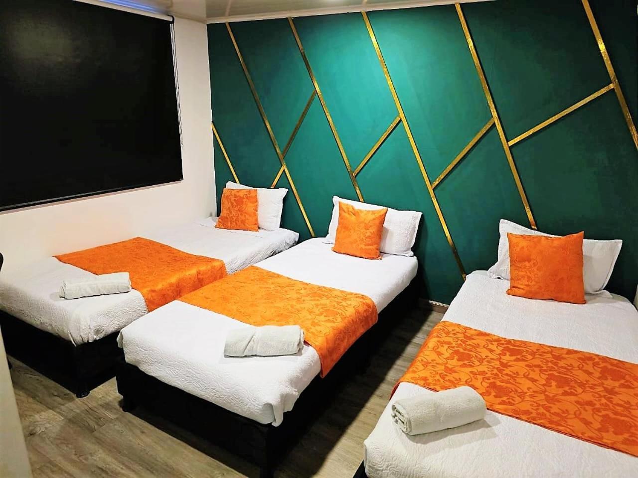 Hotel Kristal Ferial Bogotá Extérieur photo