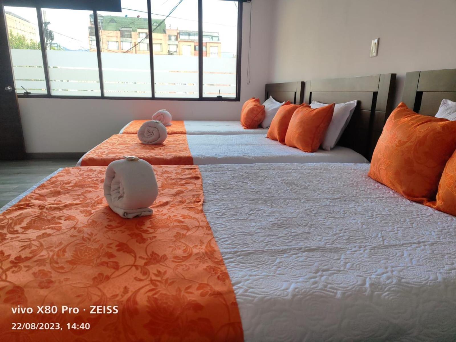 Hotel Kristal Ferial Bogotá Extérieur photo