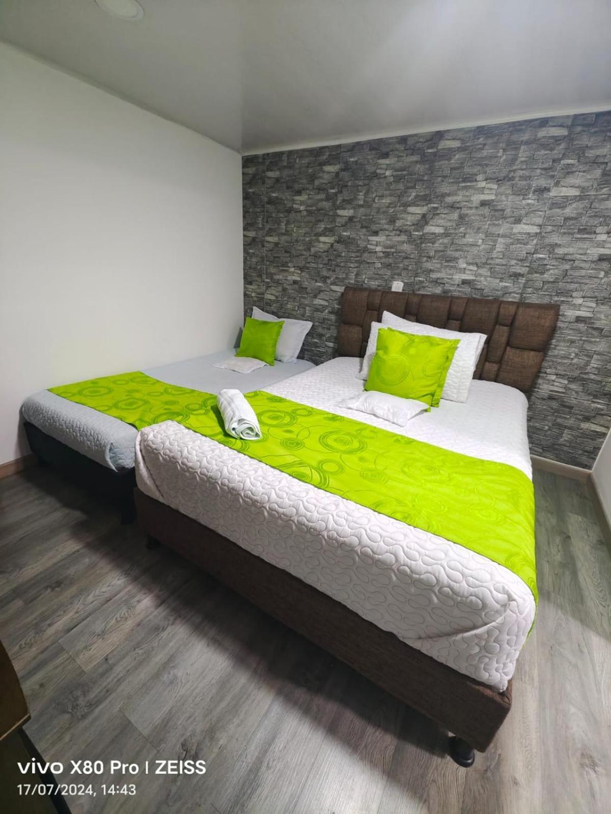 Hotel Kristal Ferial Bogotá Extérieur photo
